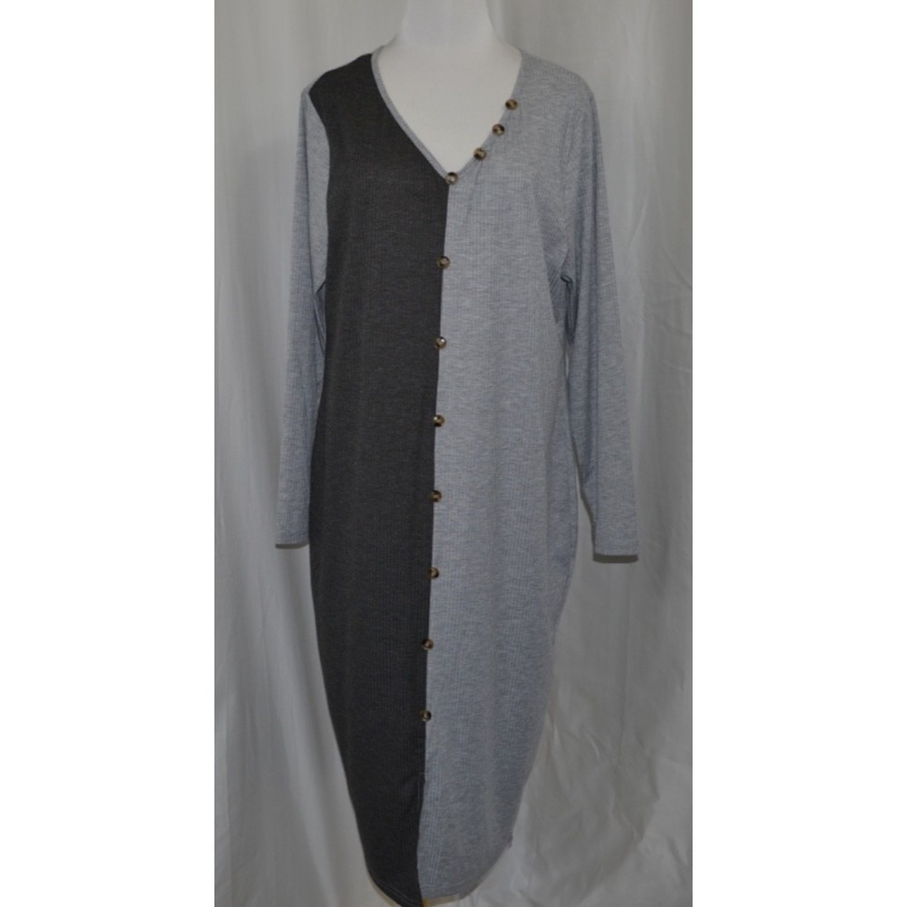 NWT BloomChic V Neck Two Toned Long Sleeve‎ Dress Size 14-16